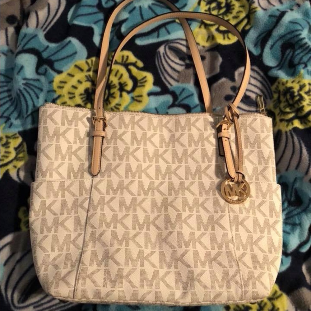 Only selling because I don’t carry it much.